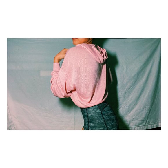 Cropped, pink sweater - Picture 3 of 4